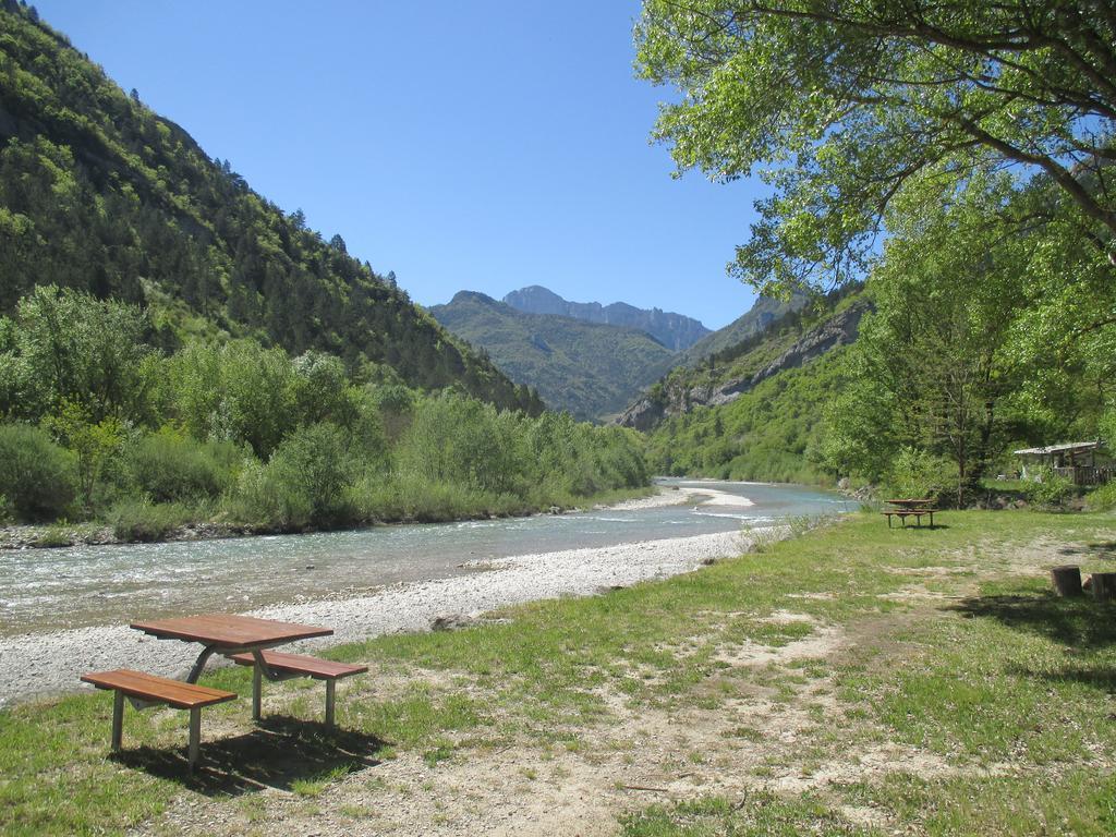 Les Acacias Otel Vercheny Dış mekan fotoğraf