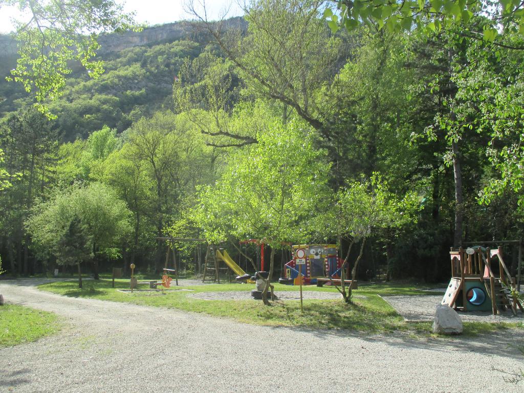 Les Acacias Otel Vercheny Dış mekan fotoğraf