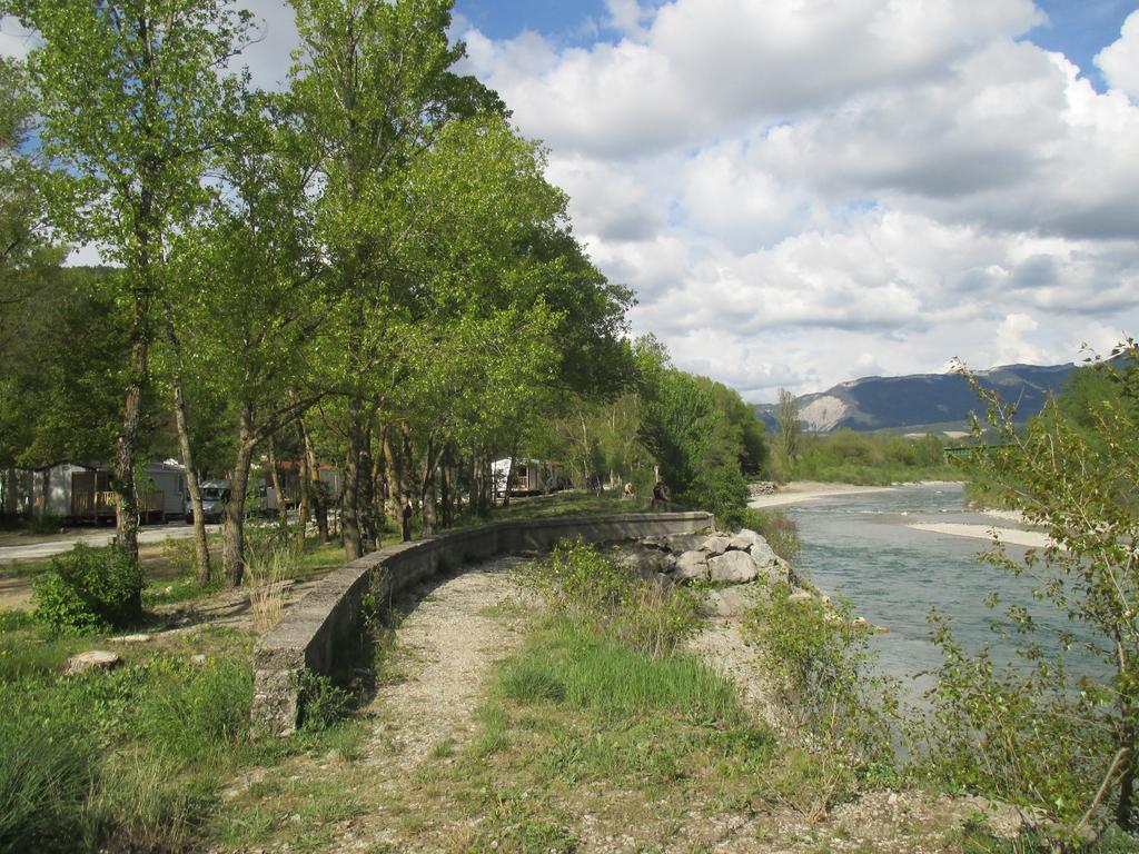 Les Acacias Otel Vercheny Dış mekan fotoğraf