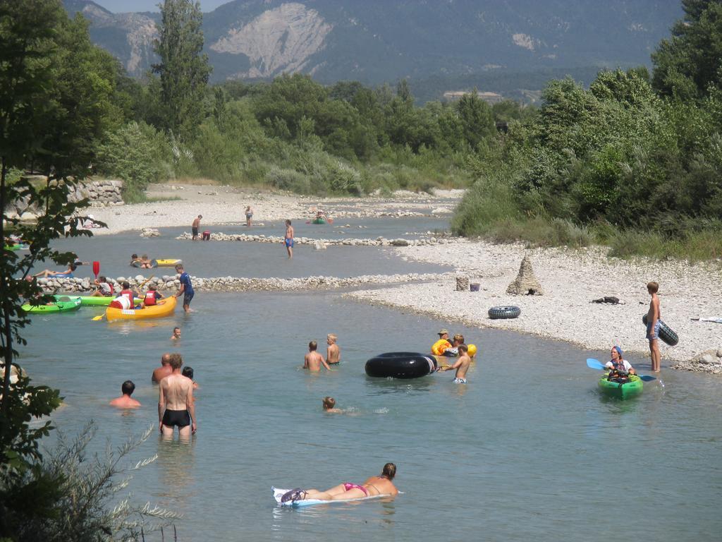 Les Acacias Otel Vercheny Dış mekan fotoğraf