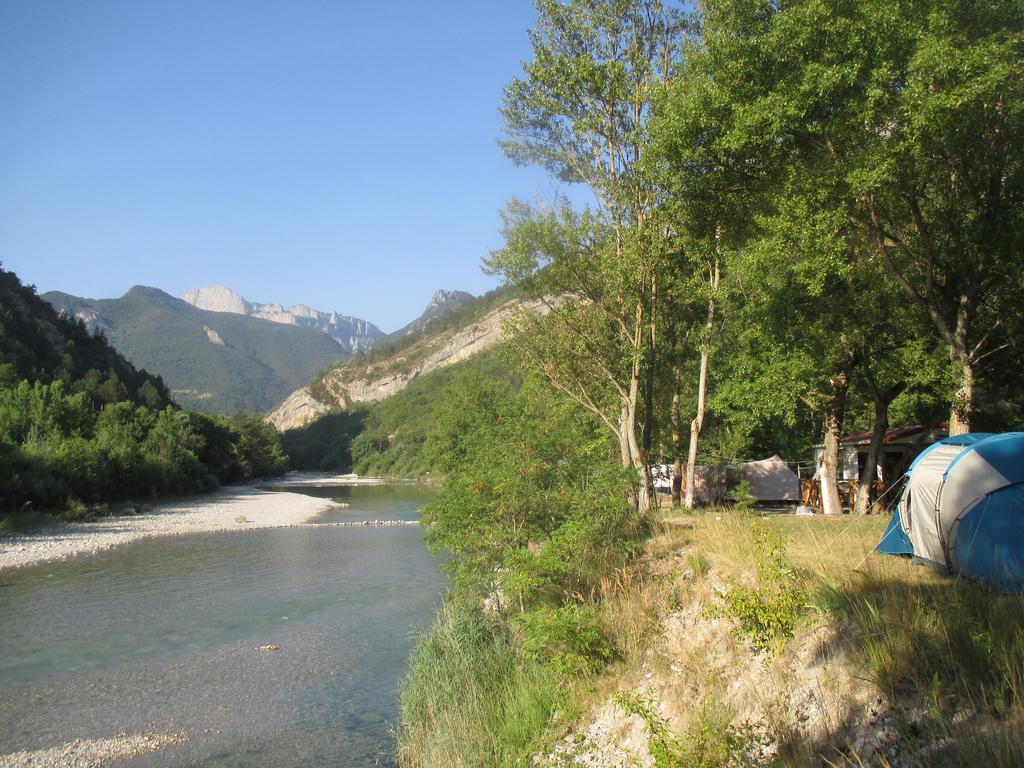 Les Acacias Otel Vercheny Dış mekan fotoğraf