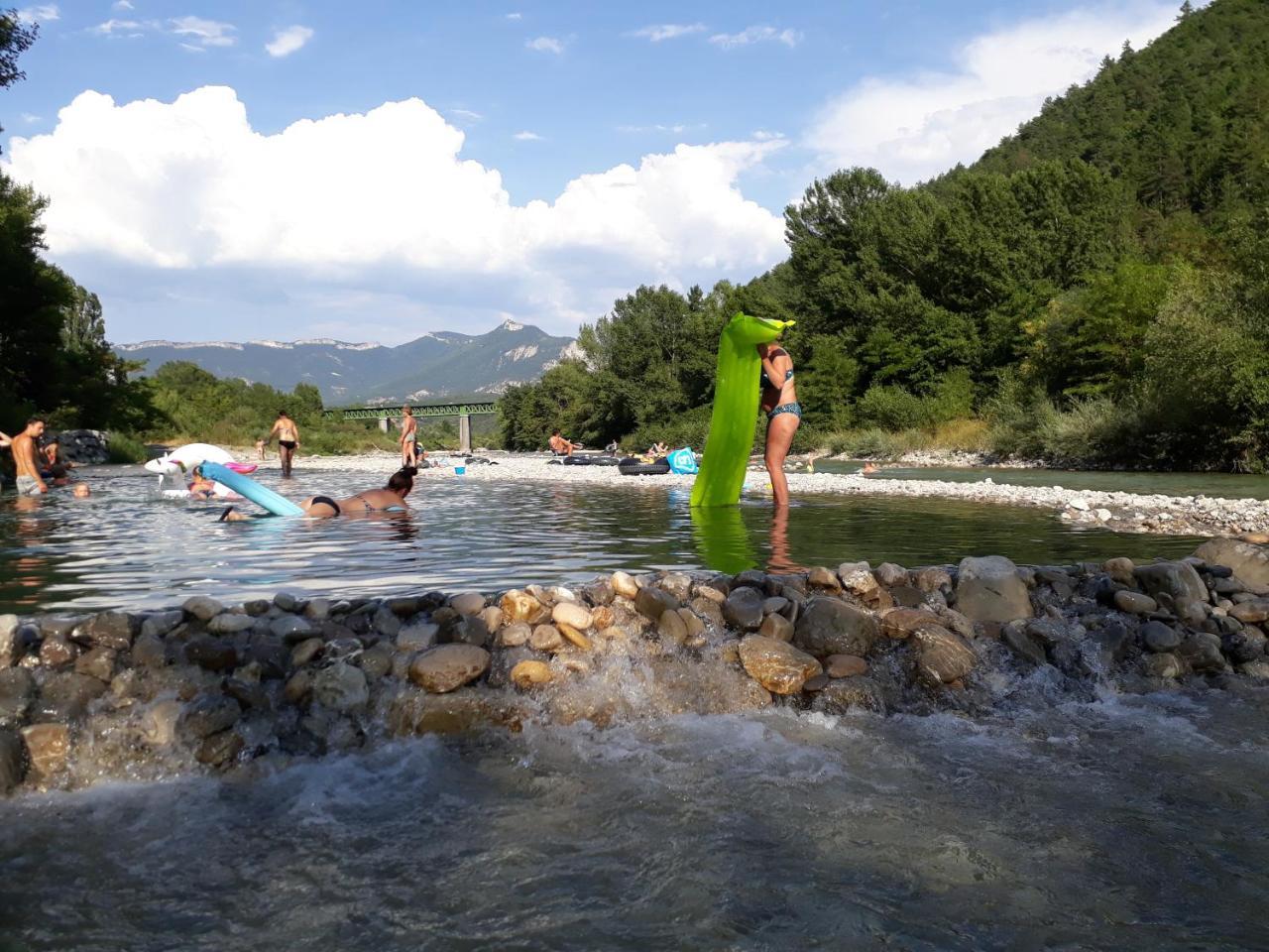 Les Acacias Otel Vercheny Dış mekan fotoğraf