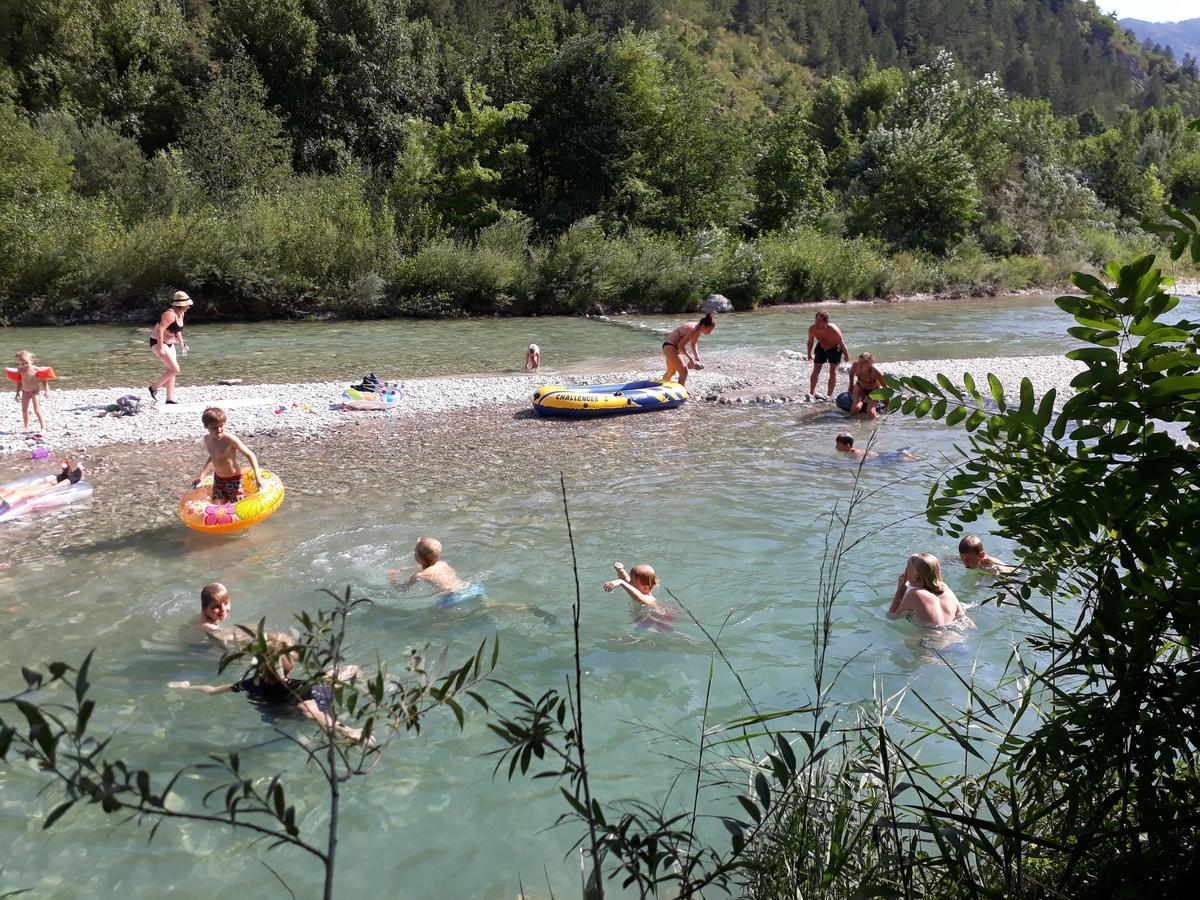 Les Acacias Otel Vercheny Dış mekan fotoğraf